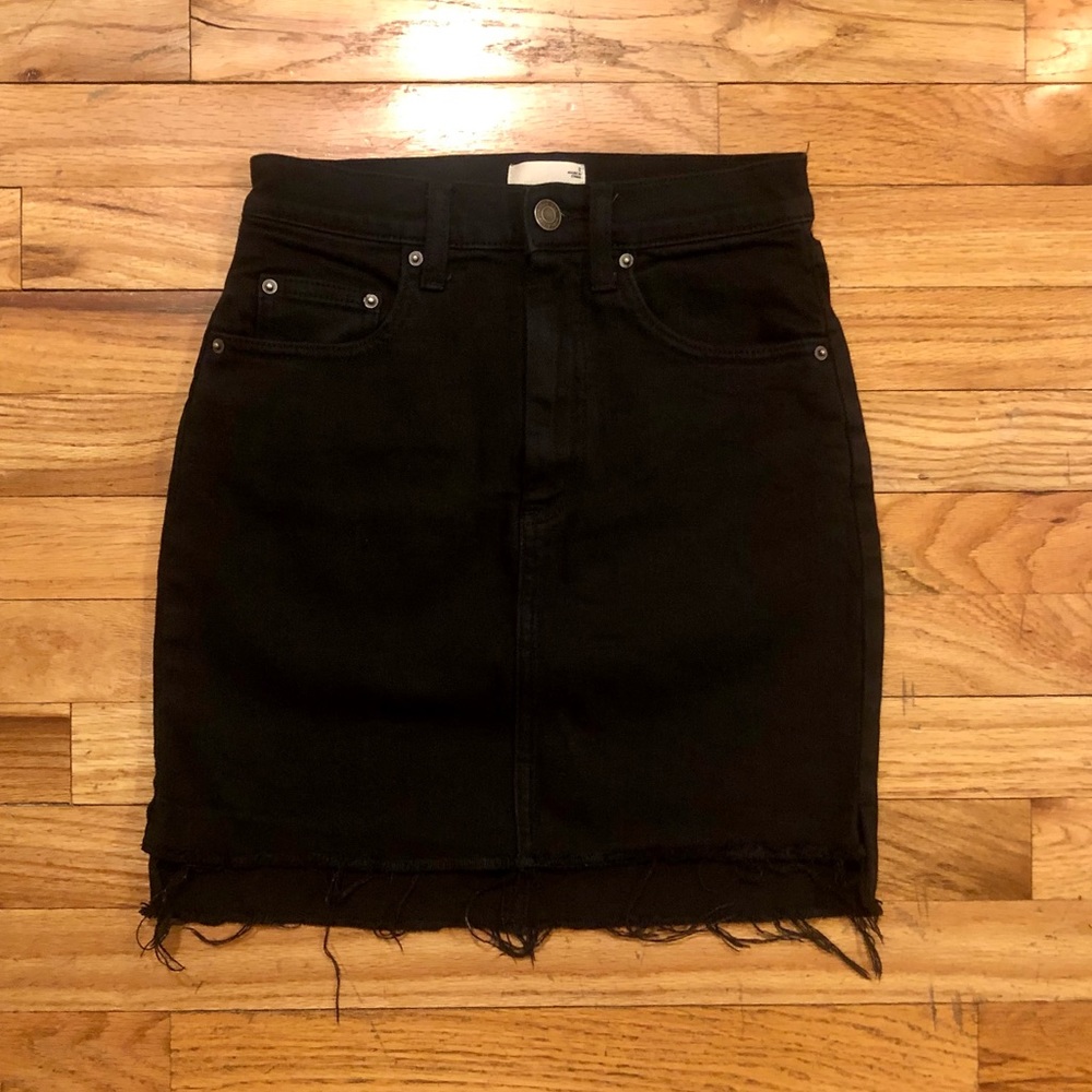 Wilfred Free Black Denim Mini Skirt with raw cut hem size 2 - Picture 2 of 9